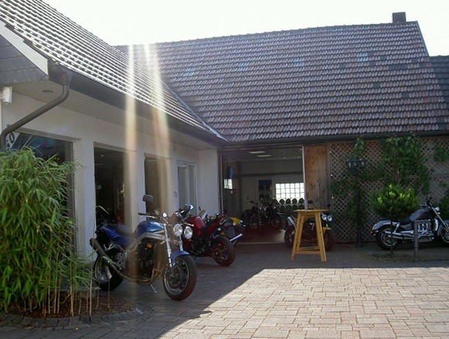 Teilansicht Innenhof der ZSO Rheinland GmbH